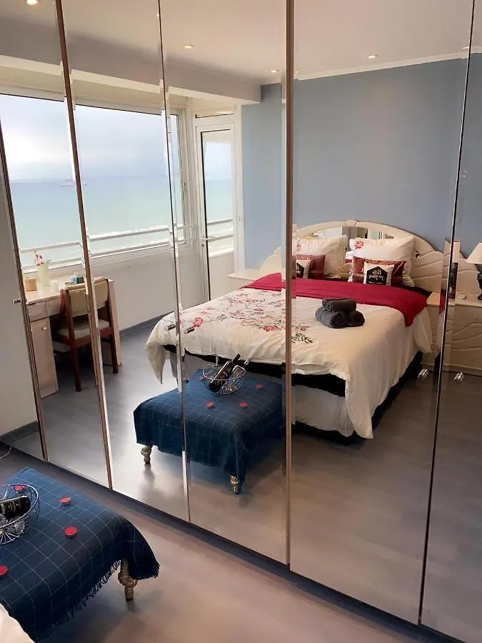 Larnaca Seaview Rooms 0*,